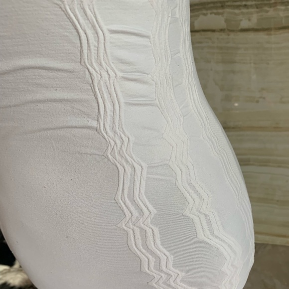 Women’s Stretch White Ribbed with Lace Trim M. Reyna Tee. Size‎ M (177) - Picture 3 of 10